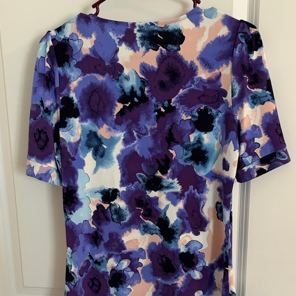 NWT WHBM Outlet V-Neck Puff Sleeve Top Floral Violet Size S - Picture 6 of 7